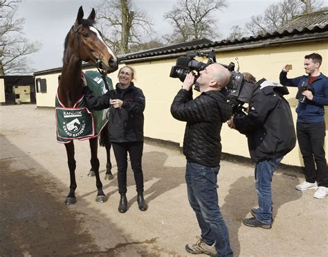 'Scotland's horse' and Grand National winner One For Arthur dies .
